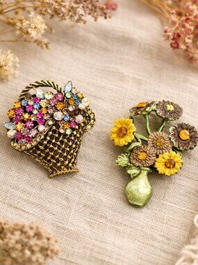Set of 2 Flower Basket and Sunflowers Vase Brooches Pins New in Box